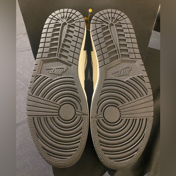 Jordan 1 Mid Equality (2019) - Picture 8 of 16